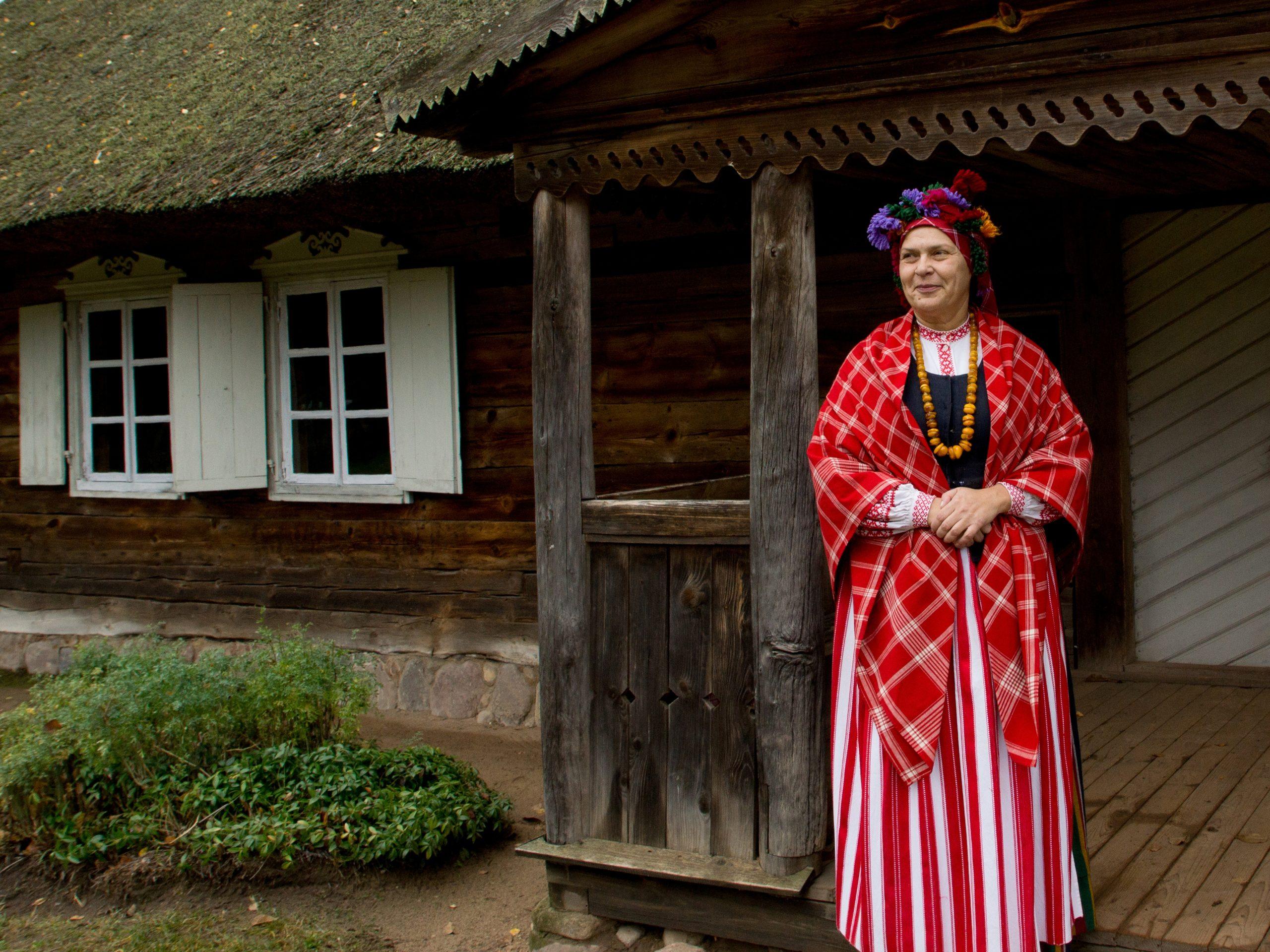 Edukacinė programa suaugusiems „LIETUVOS KAIMO GYVENTOJŲ KASDIENINĖ IR ŠVENTINĖ APRANGA XIX A. PAB.–XX A. I P. "
