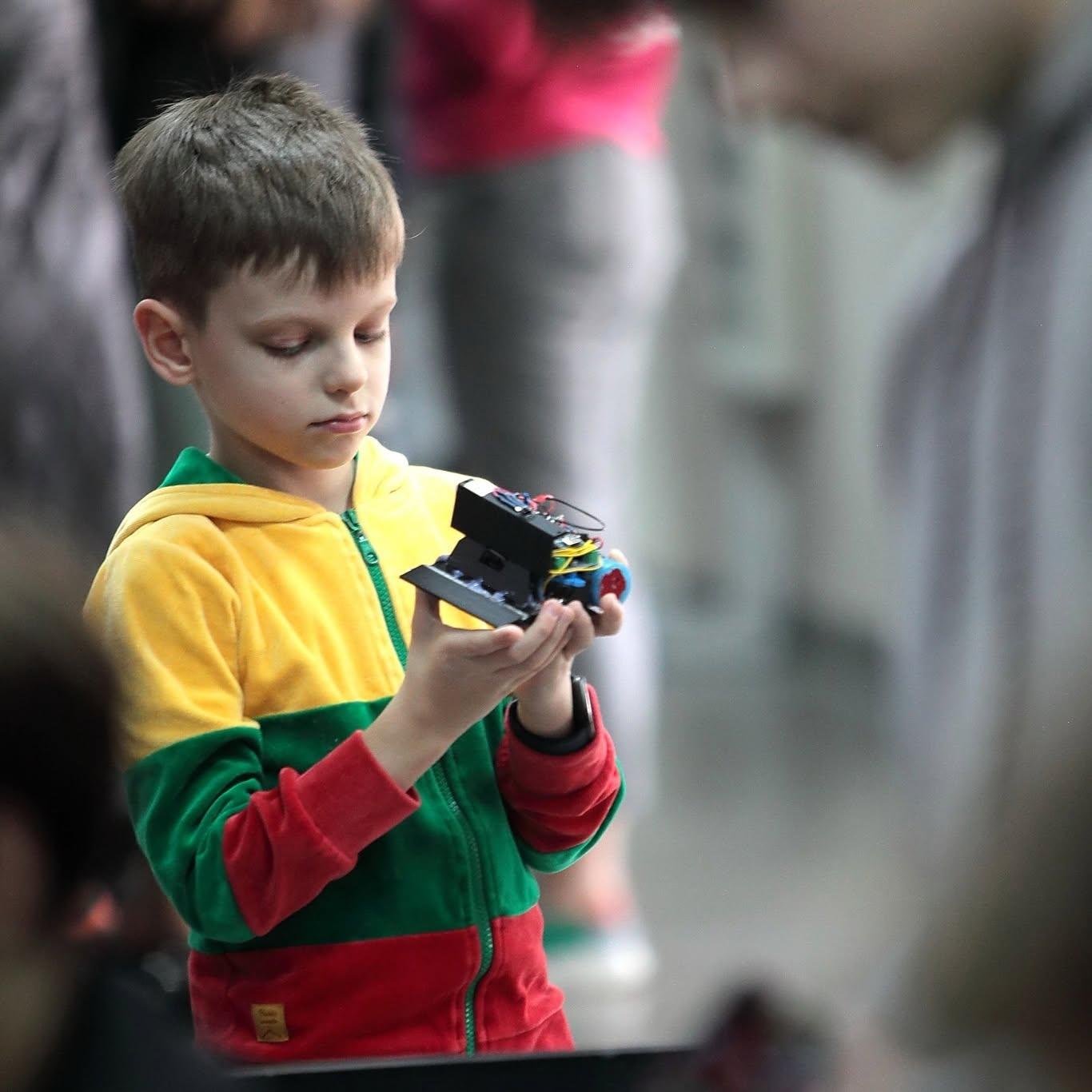 Jaunasis robotų konstruotojas
