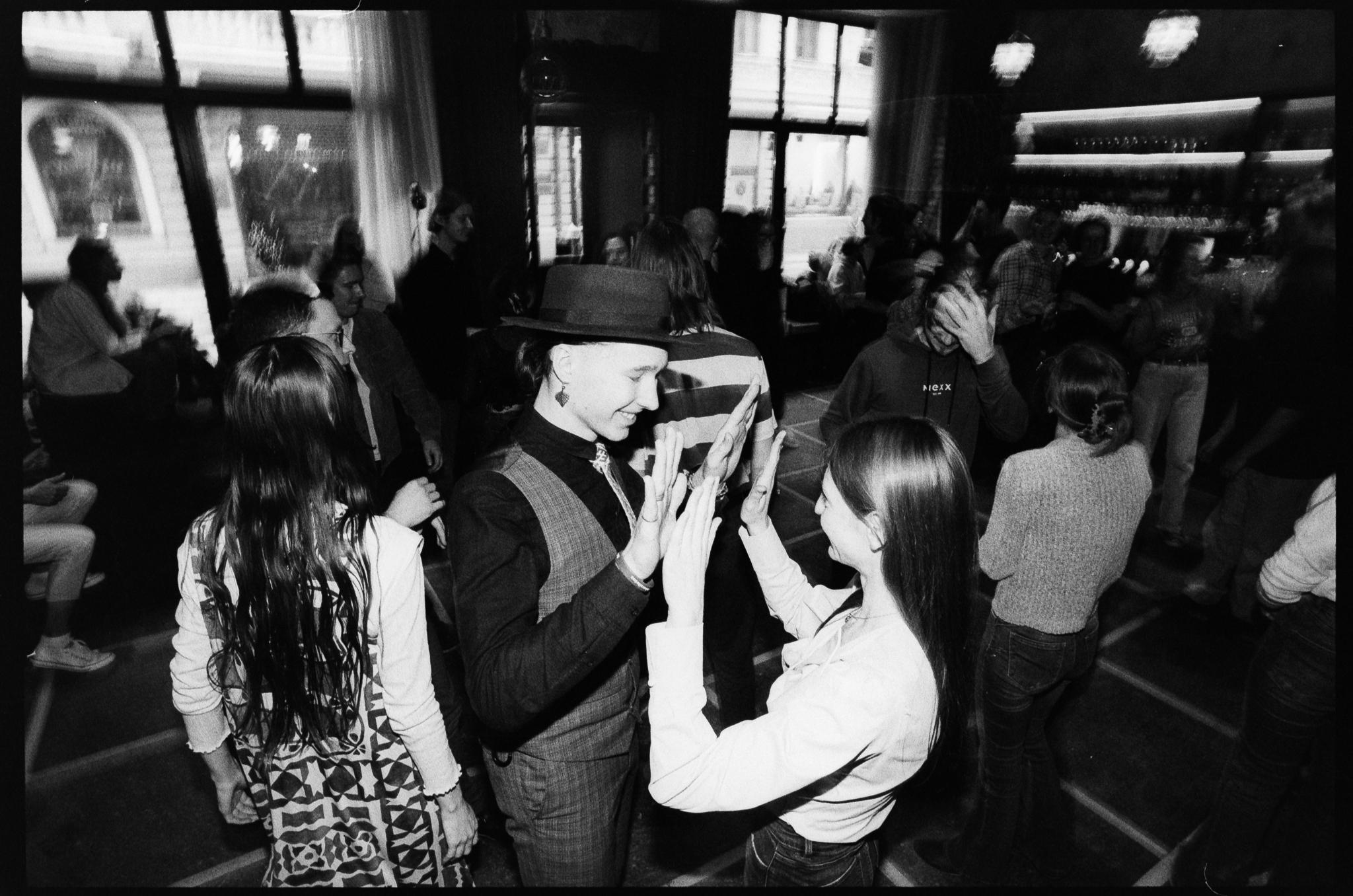 Svingo šokių pamokos | LINDY HOP B1. Naujokai