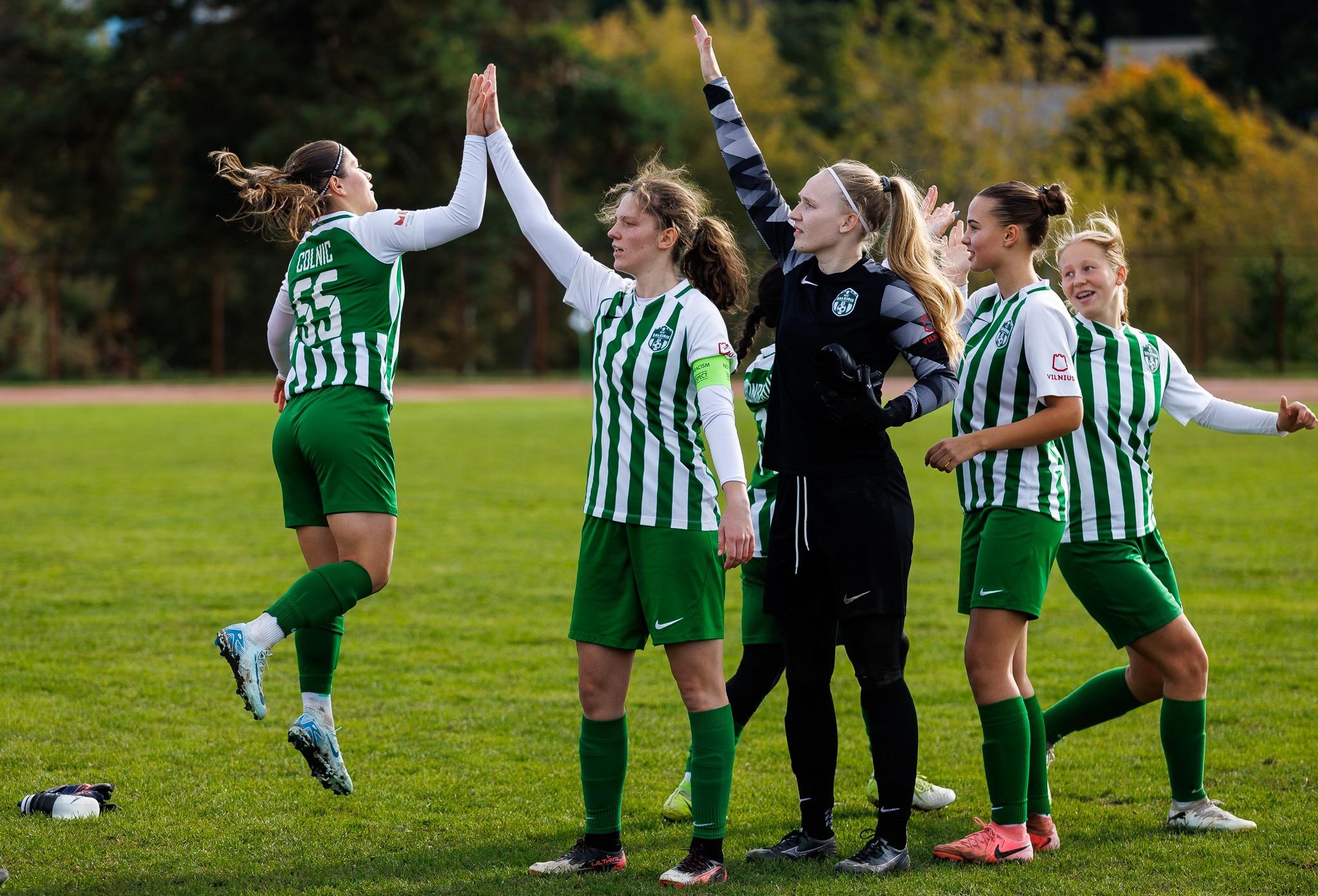 Futbolo treniruotės mergaitėms: WU13 + WU10