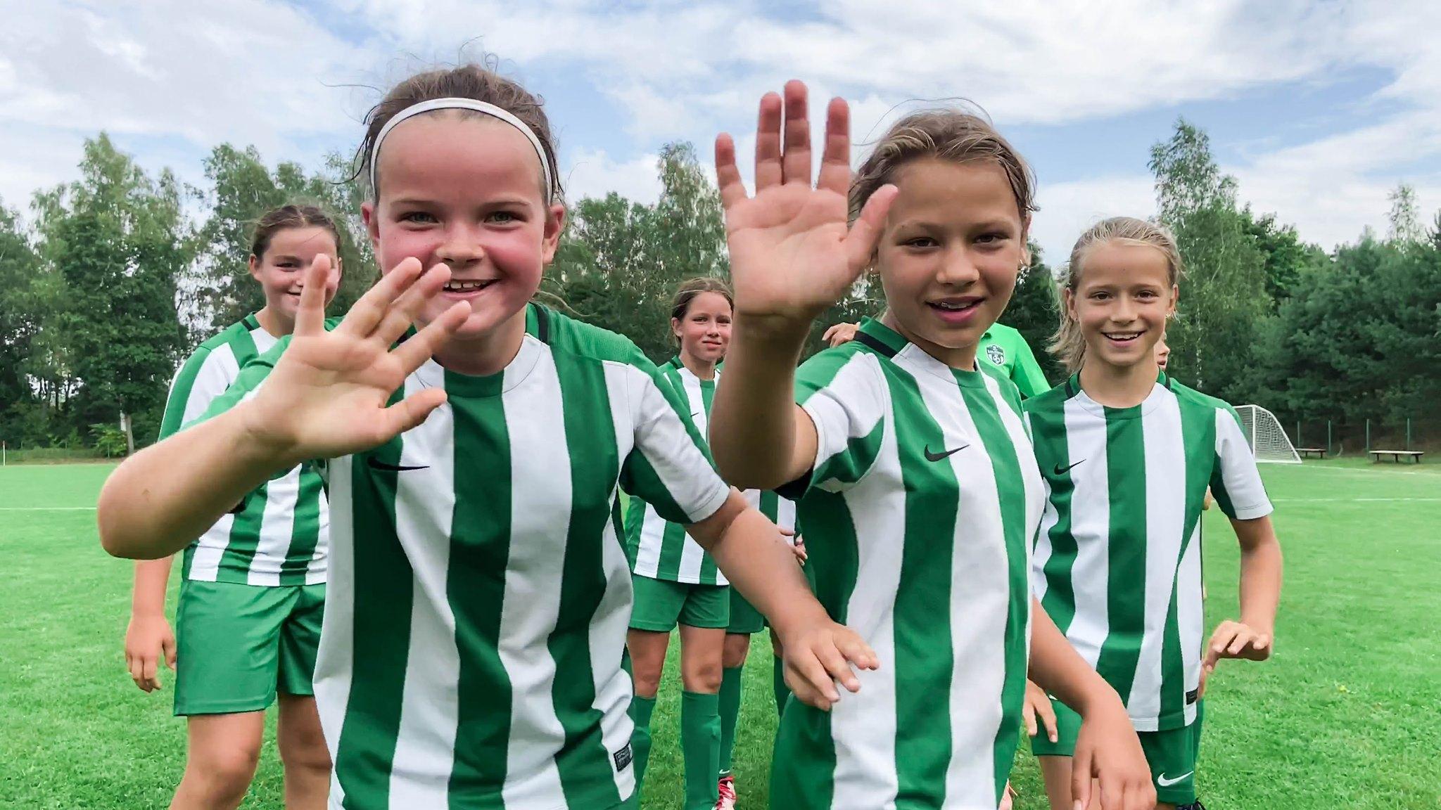 Futbolo treniruotės mergaitėms: WU13 + WU10