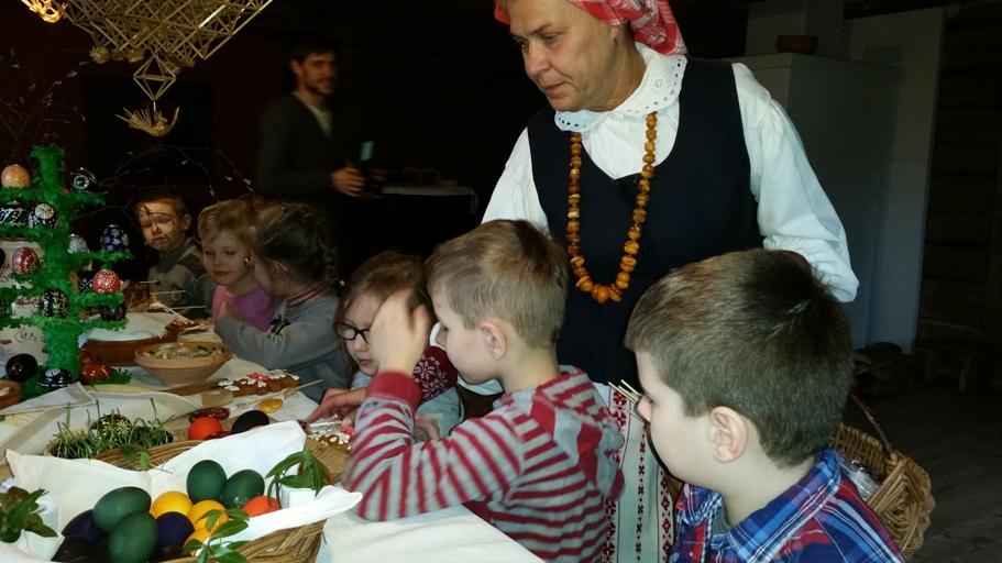 Edukacinė programa moksleiviams „Laukiu velykėlių…“