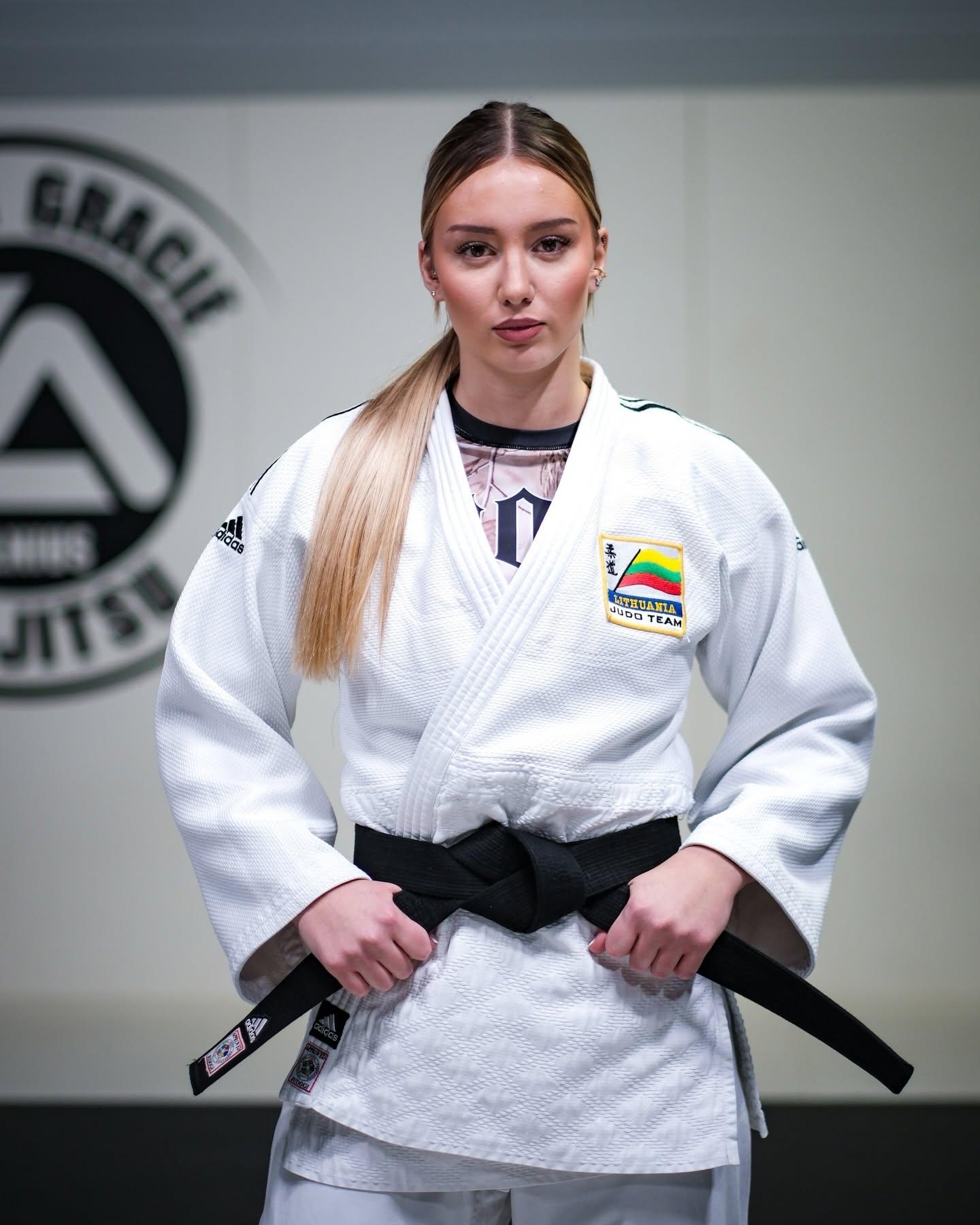 Braziliškojo džiudžitsu (BJJ) treniruotės merginoms
