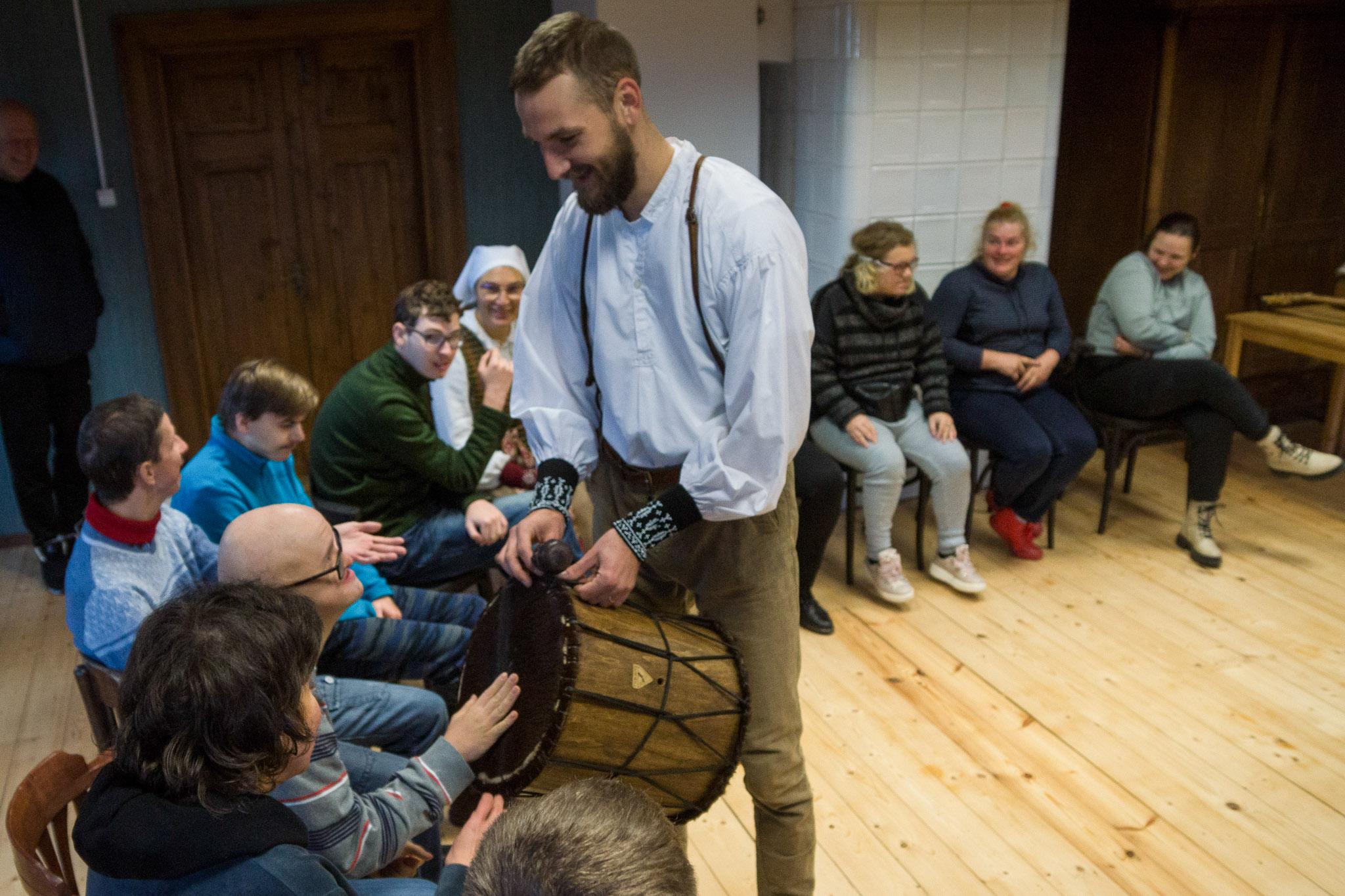 Edukacinė programa asmenims su spec. poreikiais „Muzikuokime kartu“.