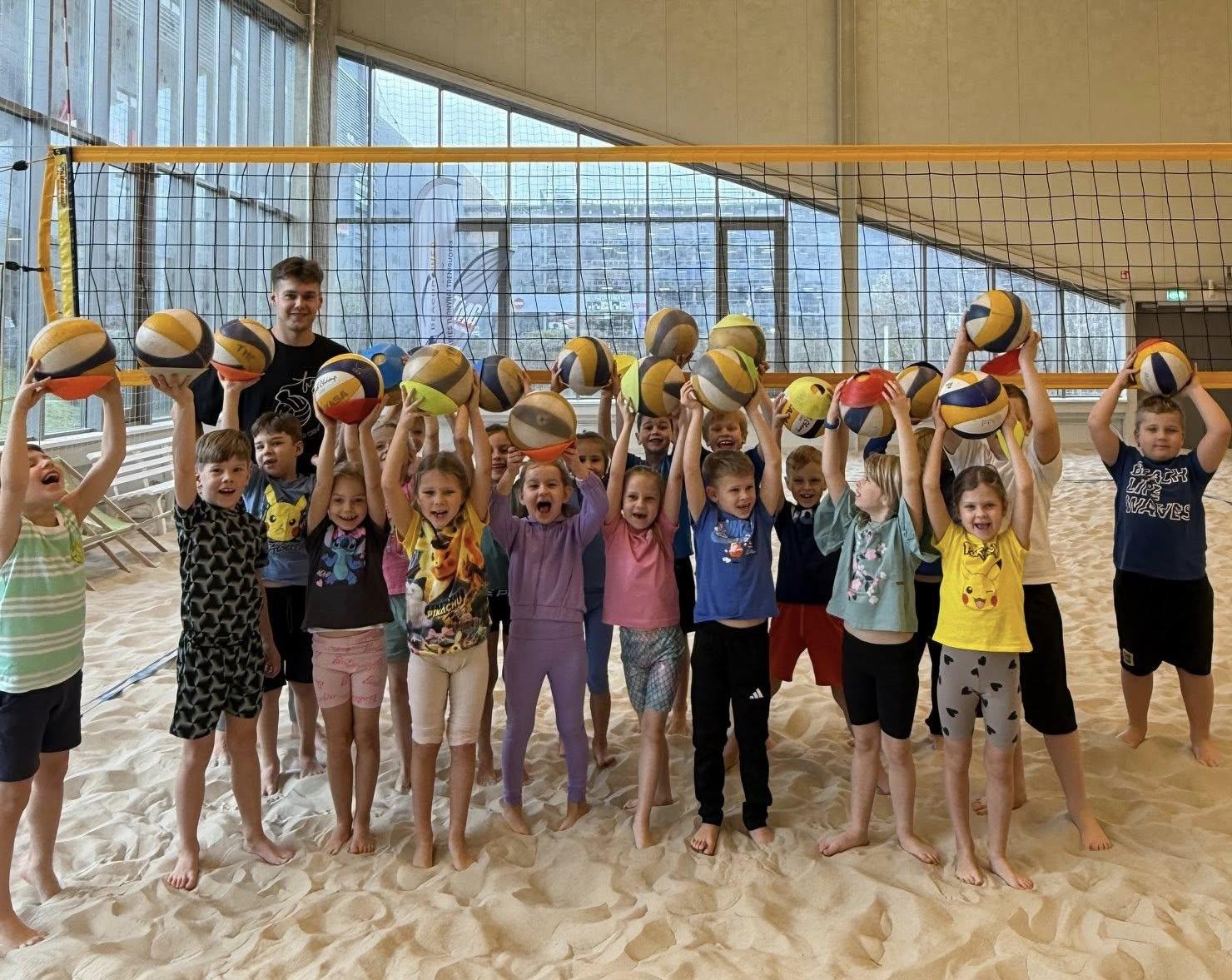 Paplūdimio tinklinio treniruotės |  8-12 metų vaikai