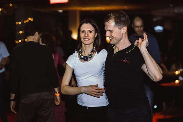 Kubietiškos salsos pamokos Vilniaus centre sekmadieniais