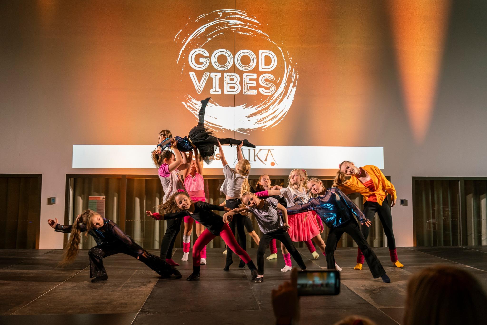 TEAM "SUNSHINE SOUL"  | Martyno Mažvydo Progimnazija | Tren. Miglė