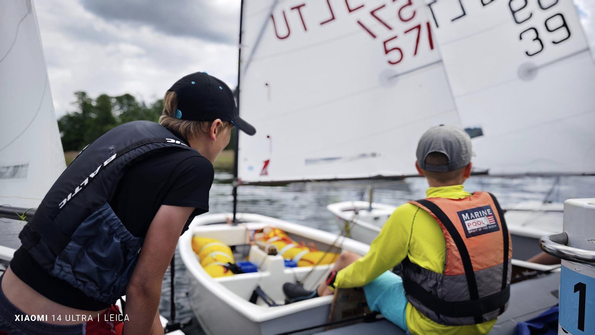 Pradedančiųjų buriavimo treniruotės Optimist laivais