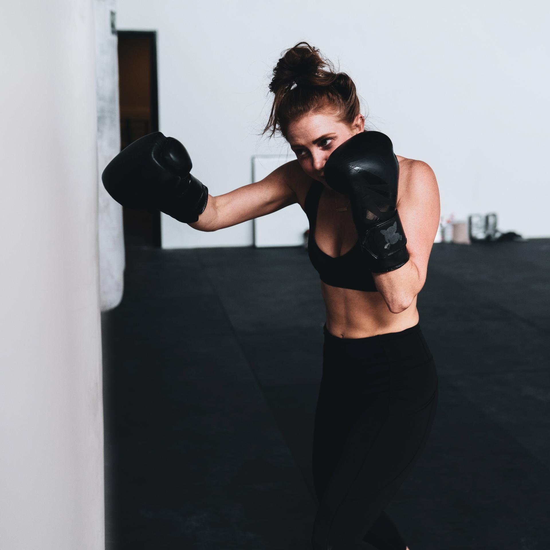 CARDIO BOXING / KIKBOKSO TRENIRUOTĖS MERGINOMS | 19:20 val. įvairaus pajėgumo grupė | Edgaras
