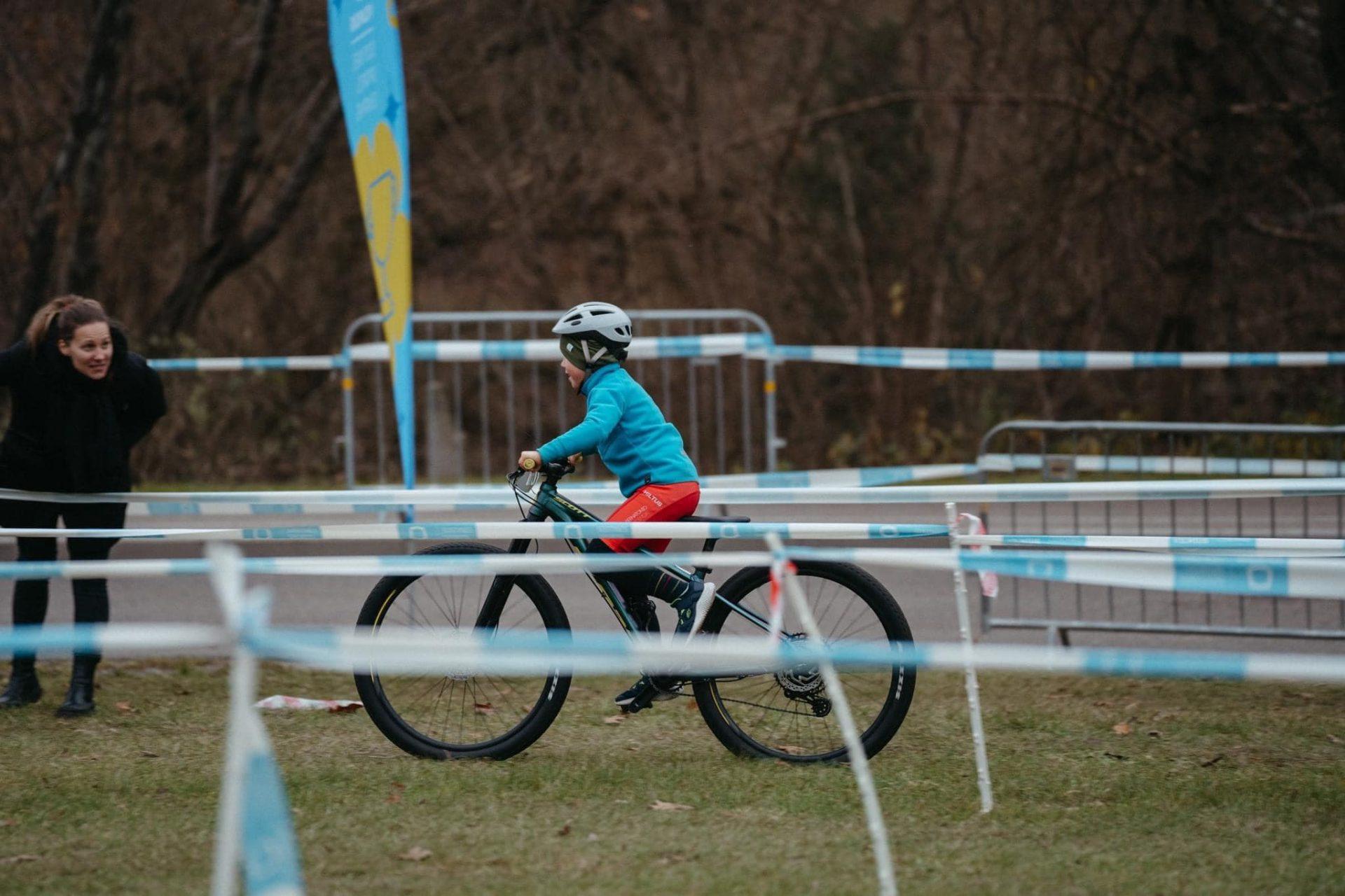 Dviračių treniruotės. 10-18 m. grupė