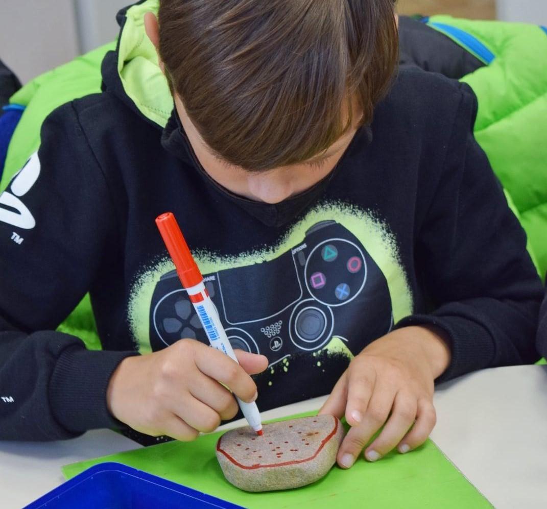 Edukacinė veikla​ „Piešimas ant akmenukų“