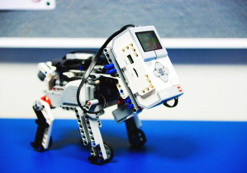 Linksmoji robotika