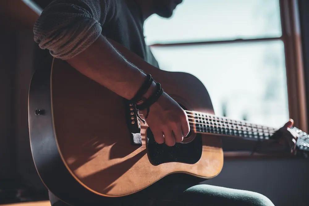 Asmeninės pradedančiojo gitaristo pamokos