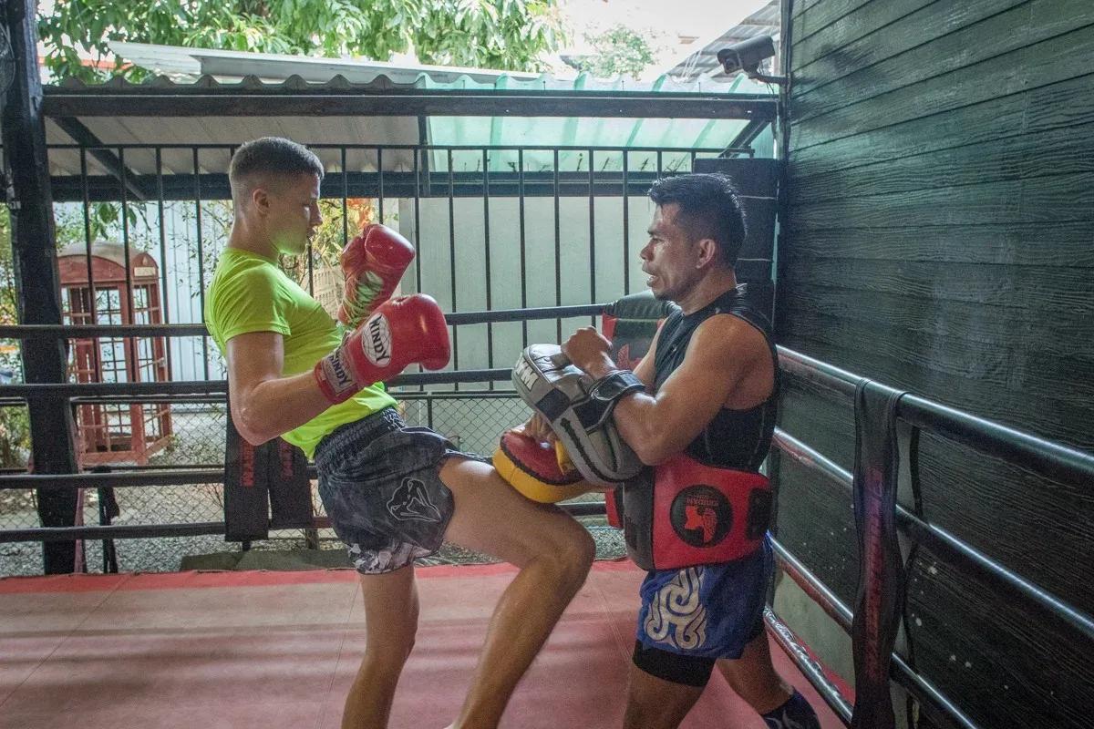 SUAUGUSIŲJŲ MUAYTHAI TRENIRUOTĖS (pažengę)