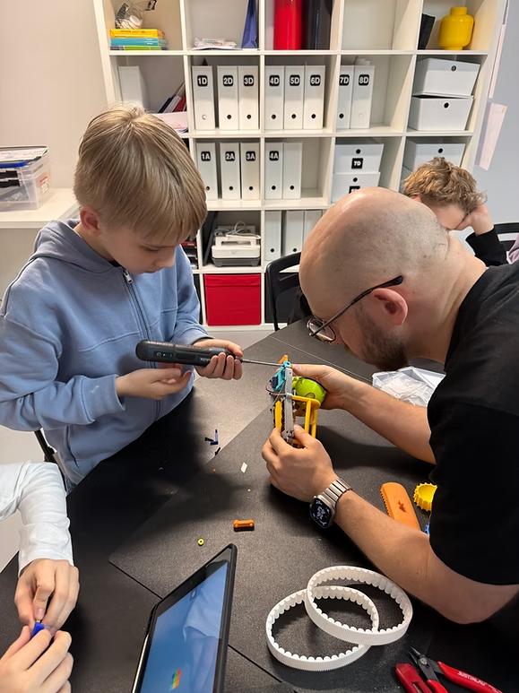 Buildibots – robotikos būrelis 8-10 metų Pilaitėje | 6D gr.
