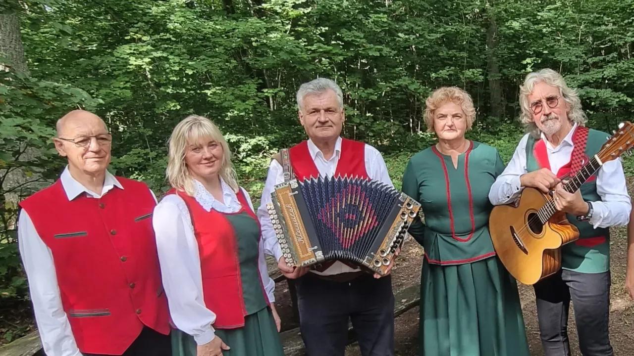 Liaudiškos muzikos ansamblis „TRUOPNĖ MOZĖKONTA“