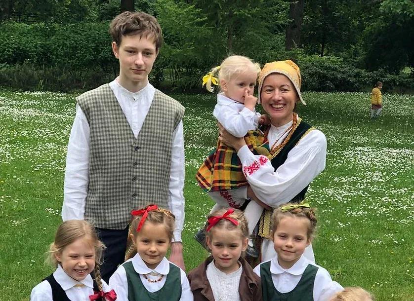 Vaikų folklorinis ansamblis Debesėliai
