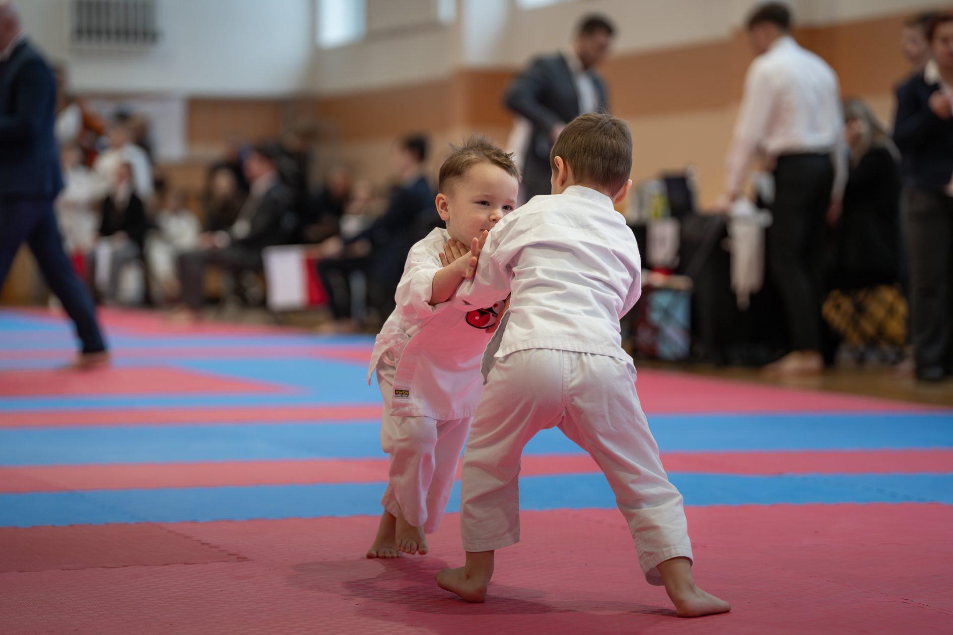 Shotokan karatė treniruotės | karate kids