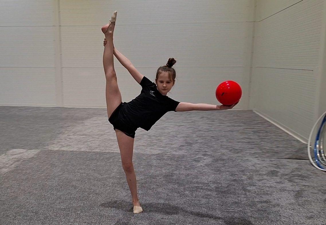 Meninės gimnastikos bandomoji treniruotė mergaitėms