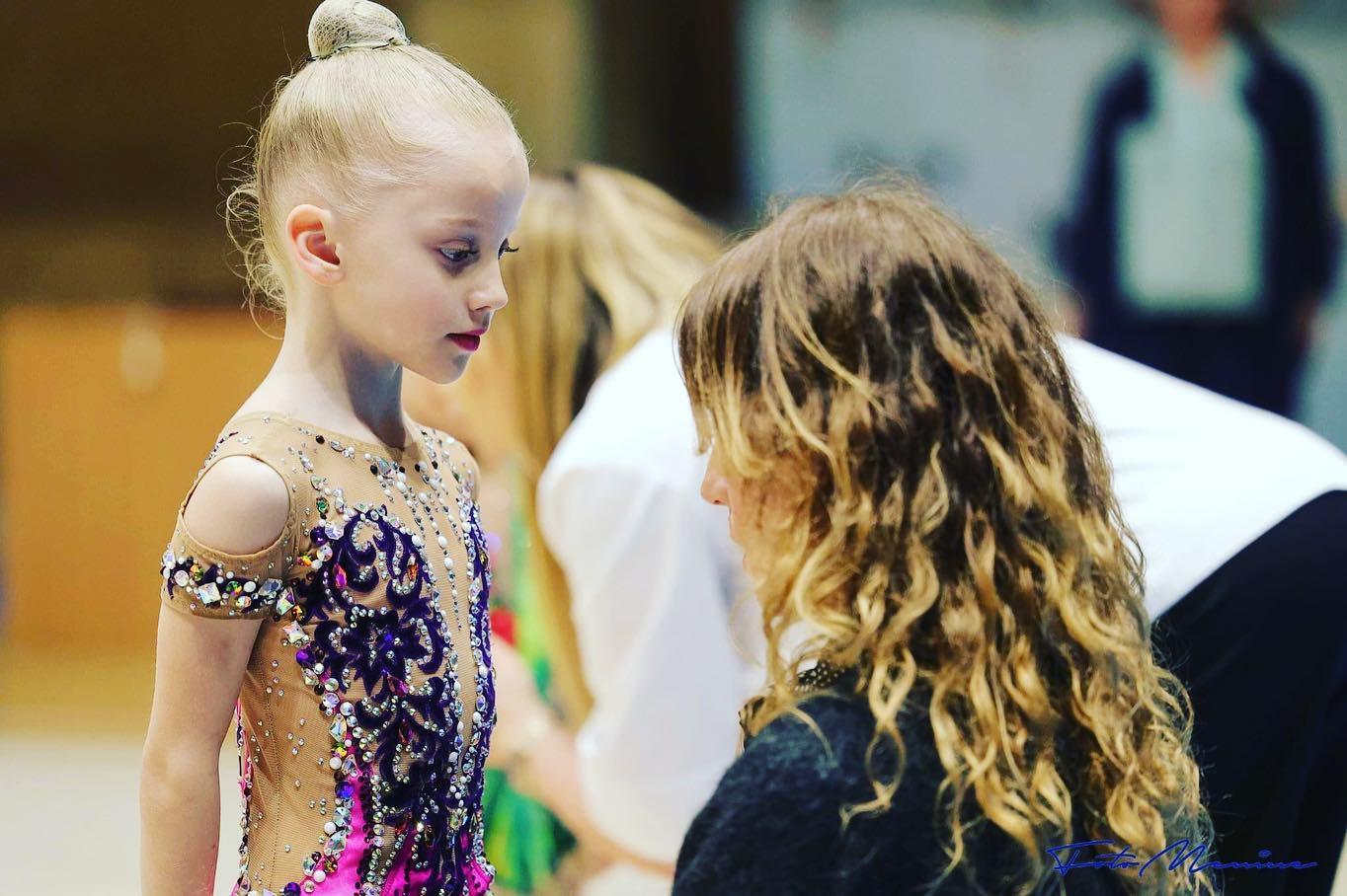 Meninės gimnastikos treniruotės mergaitėms (nuo 5 m.) |  Profesionalų gr.